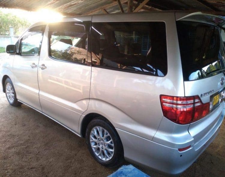 Toyota Alphard €42,50 per dag