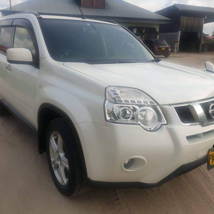 Nissan Xtrail huren Suriname