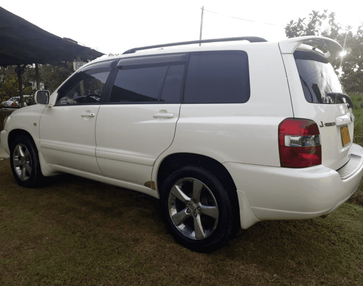 Toyota Kluger €35,- per dag